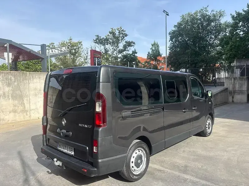 Usado Renault Trafic 120 CV (88 kW) 2020 Negro Monovolumen