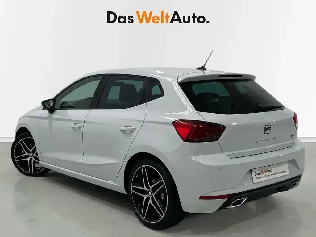 Usado Seat Ibiza FR 150 CV (110 kW) 2021 Blanco Utilitario