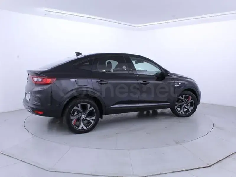 Usado Renault Arkana RS Line 145 CV (106 kW) 2022 Negro SUV