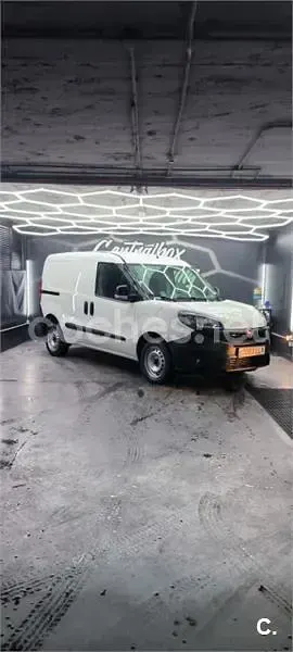 Usado Fiat Doblò 90 CV (66 kW) 2012 Blanco Monovolumen