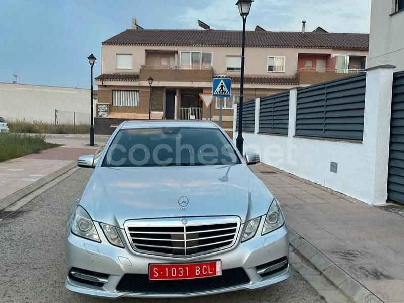 Gris / plata Usado 2013 Mercedes E200 Avantgarde Berlina | 12.900 € (Precio justo) - Imagen 1/4
