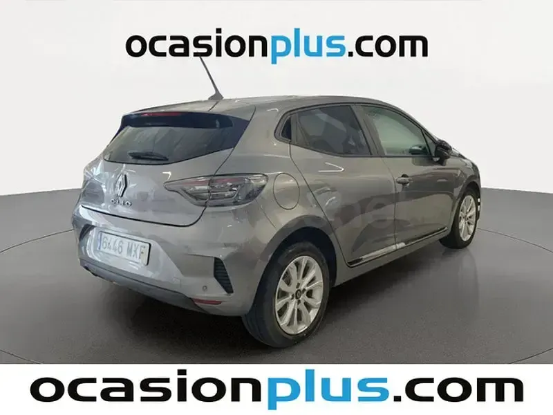 Usado Renault Clio V Evolution 100 CV (73 kW) 2024 Gris / plata Berlina