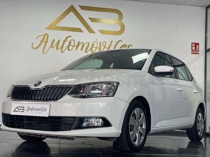 Usado Skoda Fabia Ambition 90 CV (66 kW) 2016 Blanco Berlina
