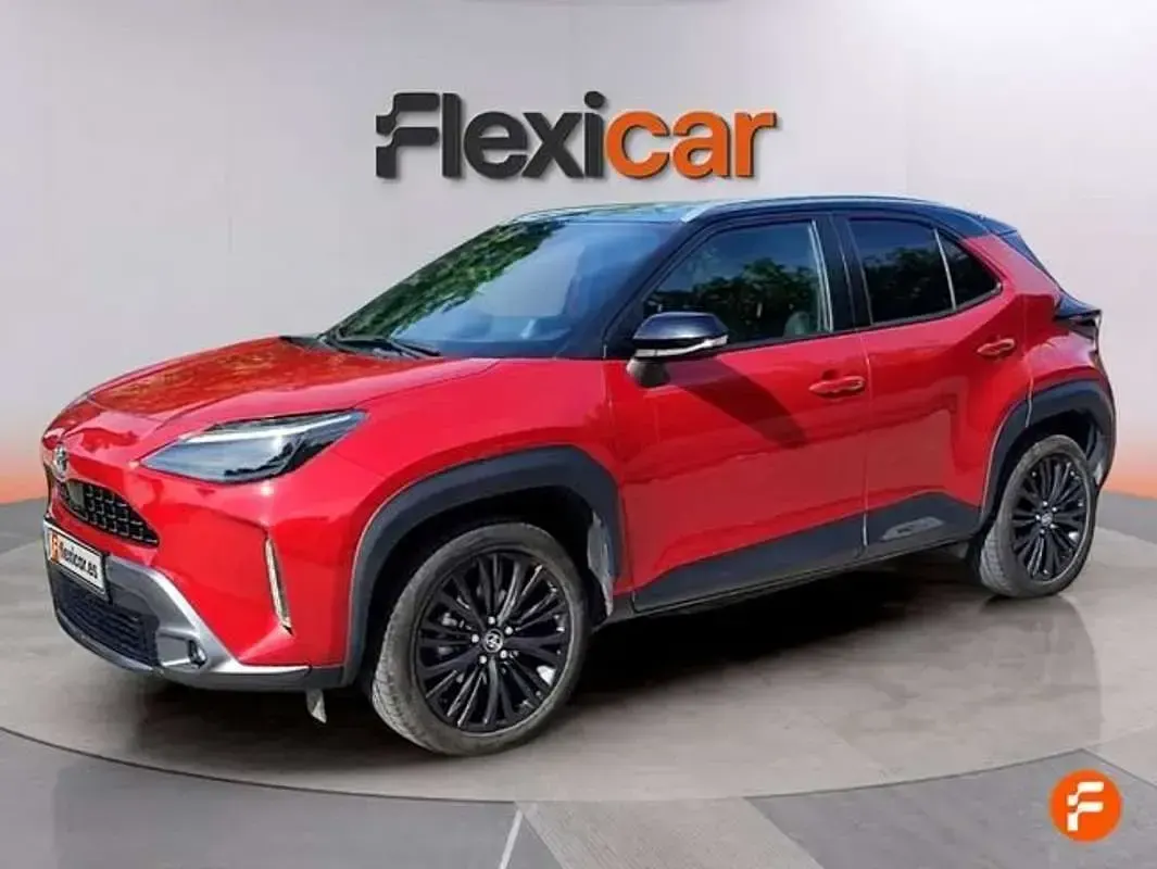 Usado Toyota Yaris Cross 116 CV (85 kW) 2022 Rojo SUV