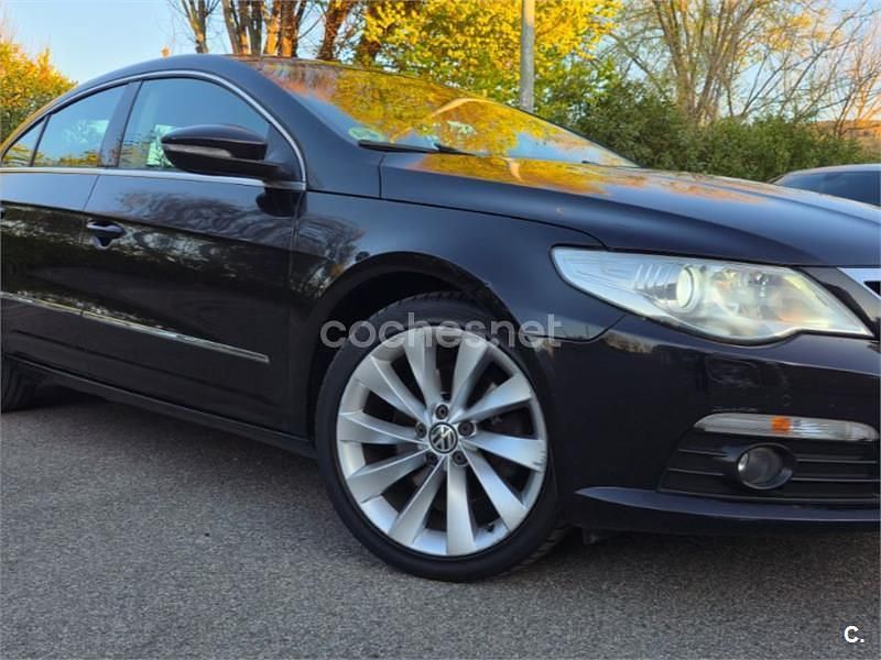 Usado VW Passat 140 CV (102 kW) 2010 Negro Berlina