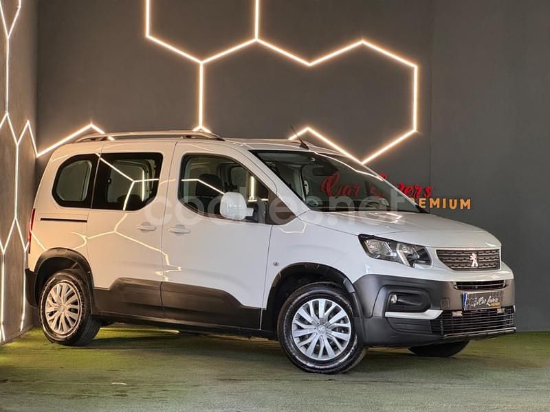 Usado Peugeot Rifter Active 100 CV (73 kW) 2020 Blanco Monovolumen