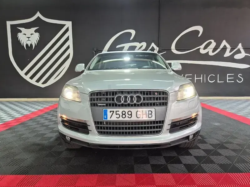 Usado Audi Q7 233 CV (171 kW) 2007 Gris / plata SUV