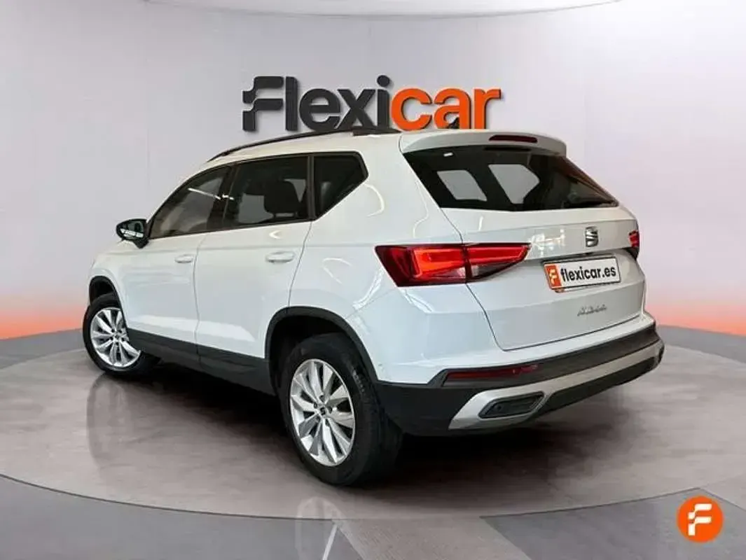 Usado Seat Ateca Style 150 CV (110 kW) 2022 Blanco SUV