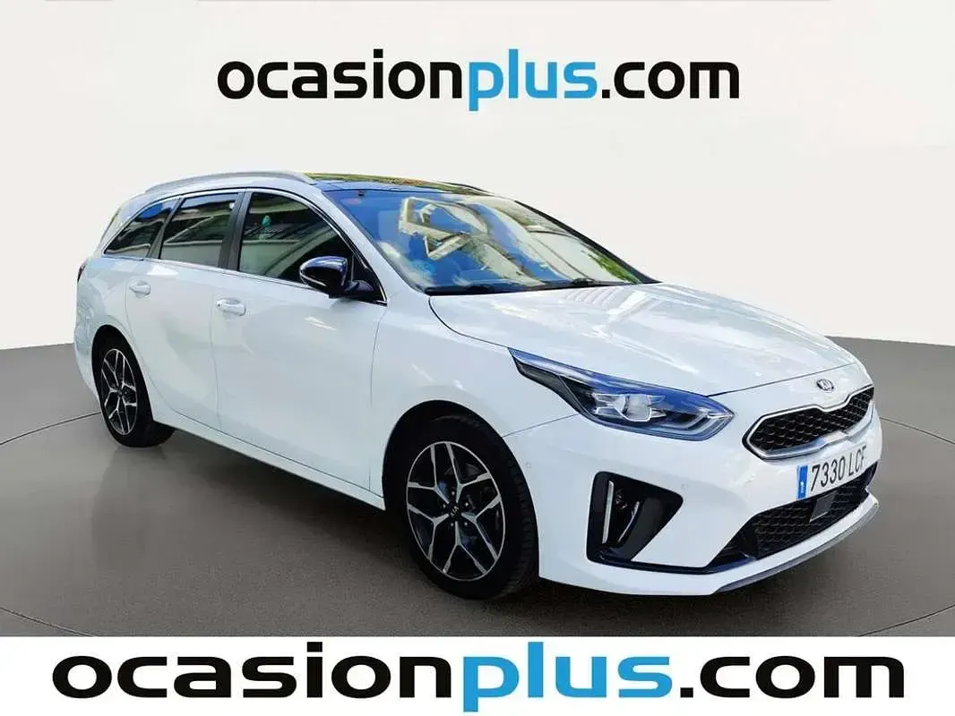 Usado Kia Ceed GT GT-Line 140 CV (102 kW) 2019 Blanco Familiar