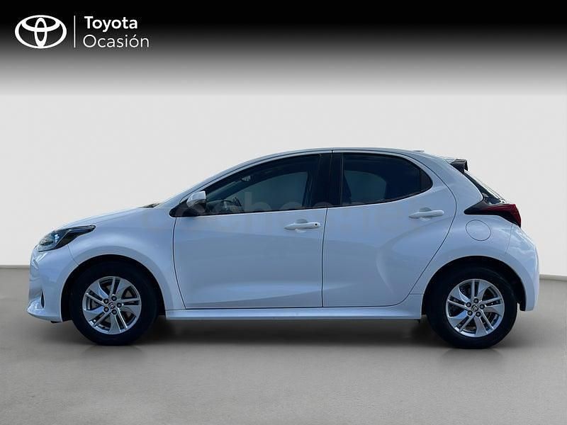 Usado Toyota Yaris Hybrid Active 116 CV (85 kW) 2021 Blanco Berlina