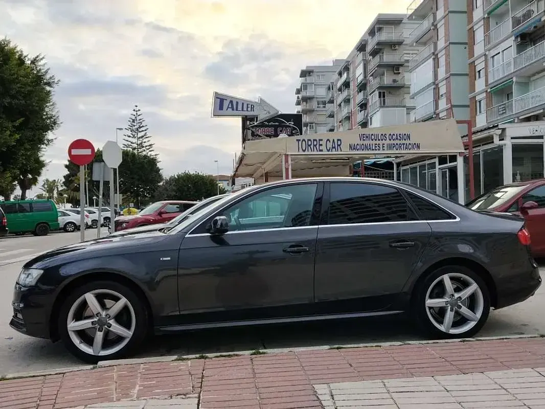 Usado Audi A4 S-Line 150 CV (110 kW) 2015 Gris Berlina