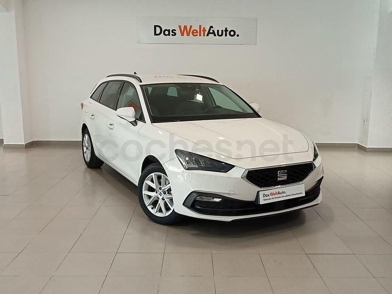 Usado Seat Leon Style 116 CV (85 kW) 2024 Blanco Familiar