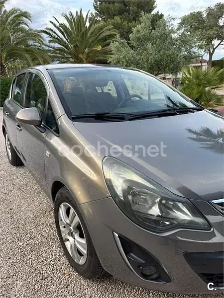 Usado Opel Corsa Selective 75 CV (55 kW) 2014 Gris / plata Utilitario