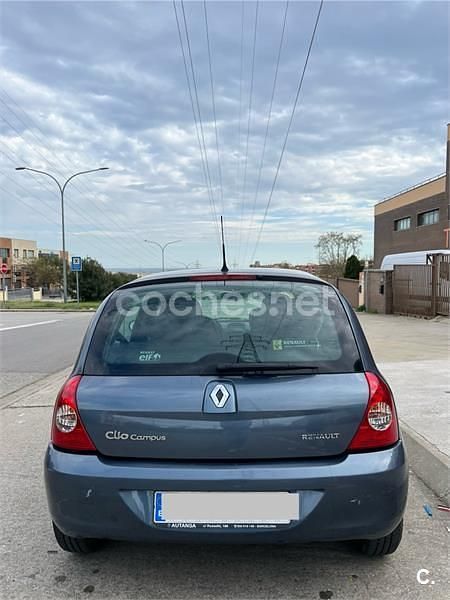 Usado Renault Clio II Authentique 60 CV (44 kW) 2007 Azul Berlina