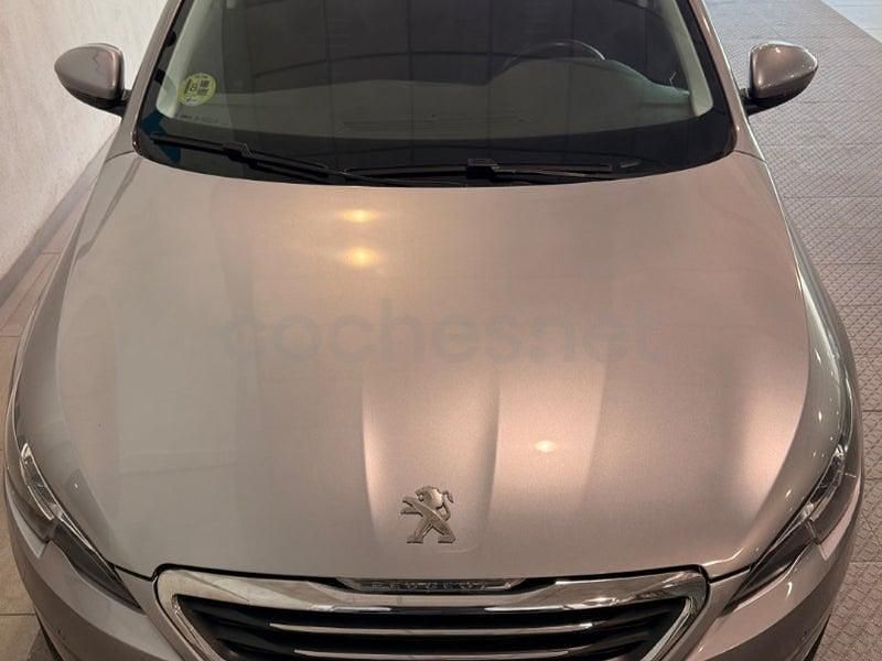 Usado Peugeot 308 Allure 92 CV (67 kW) 2014 Gris / plata Berlina