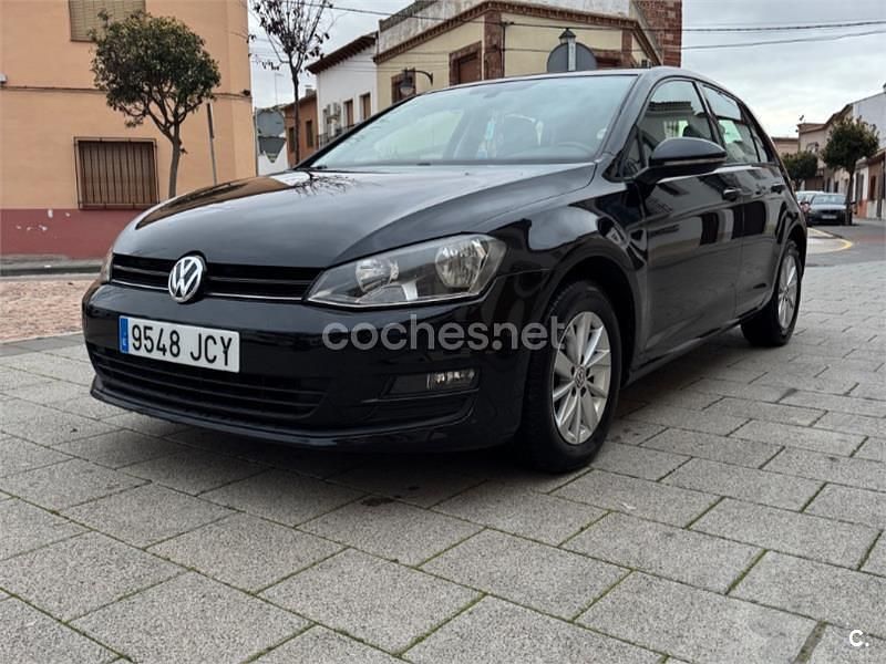 Negro Usado 2015 VW Golf Business Berlina | 10.500 € (Precio justo) - Imagen 1/4