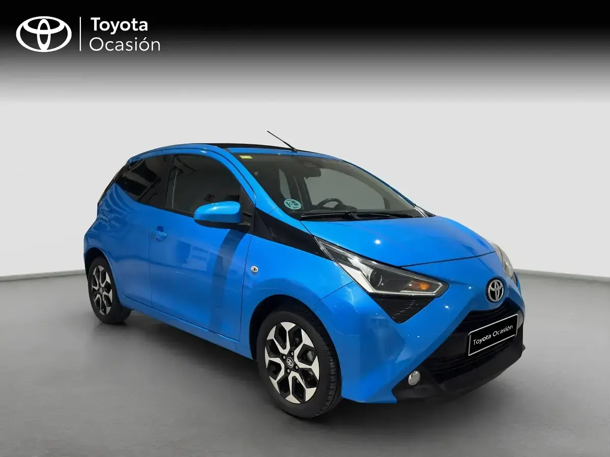 Occasion Toyota Aygo X-play 72 PK (52 kW) 2018 Blauw Hatchback