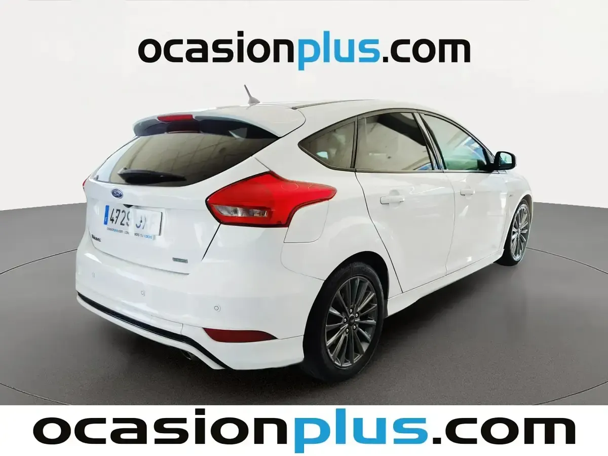 Usado Ford Focus ST-Line 182 CV (133 kW) 2017 Blanco Berlina