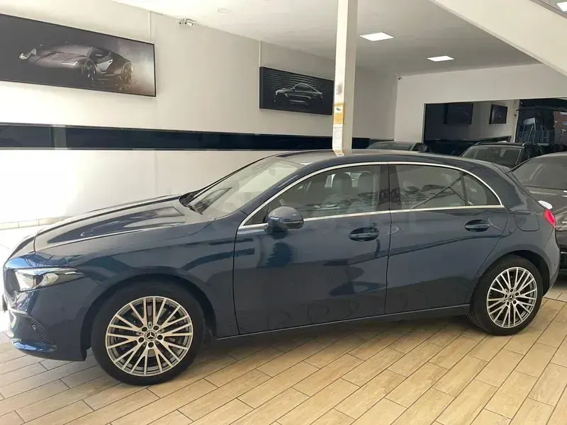 Usado Mercedes A250 218 CV (160 kW) 2022 Azul Berlina