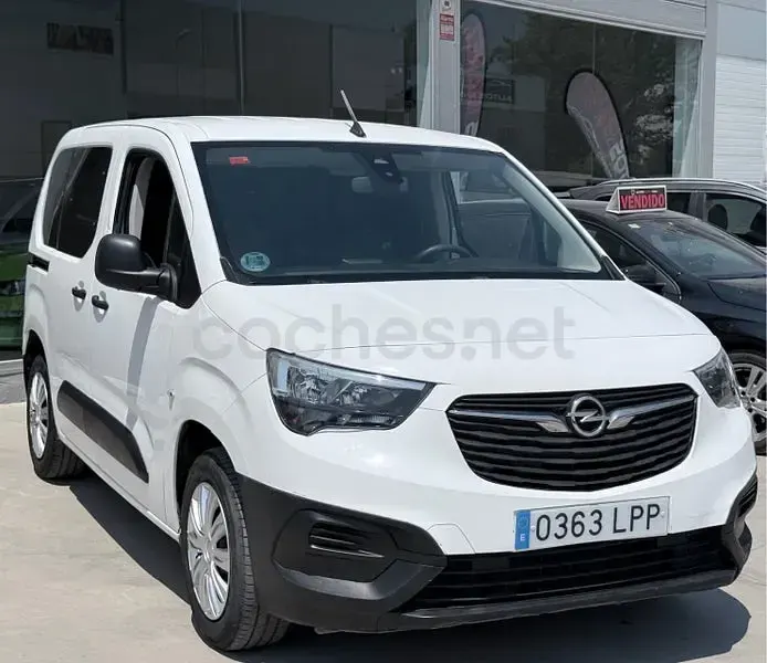 Usado Opel Combo Life Elegance 102 CV (75 kW) 2021 Blanco Monovolumen