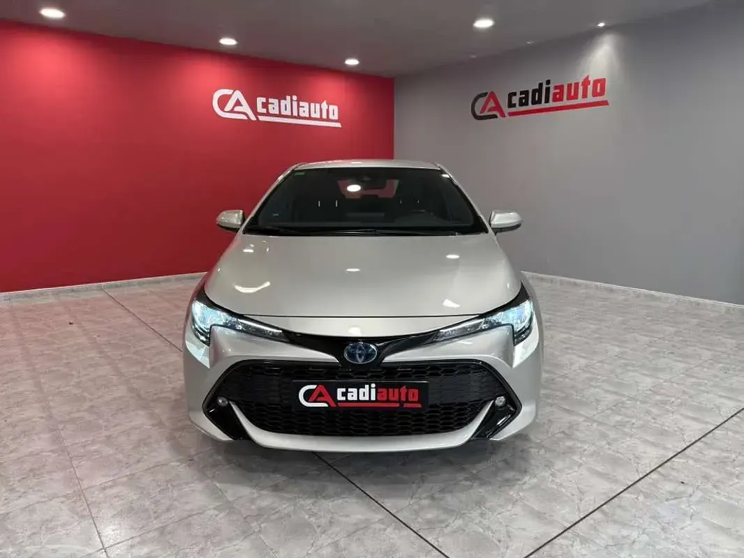 Usado Toyota Corolla Active 122 CV (89 kW) 2019 Gris Utilitario