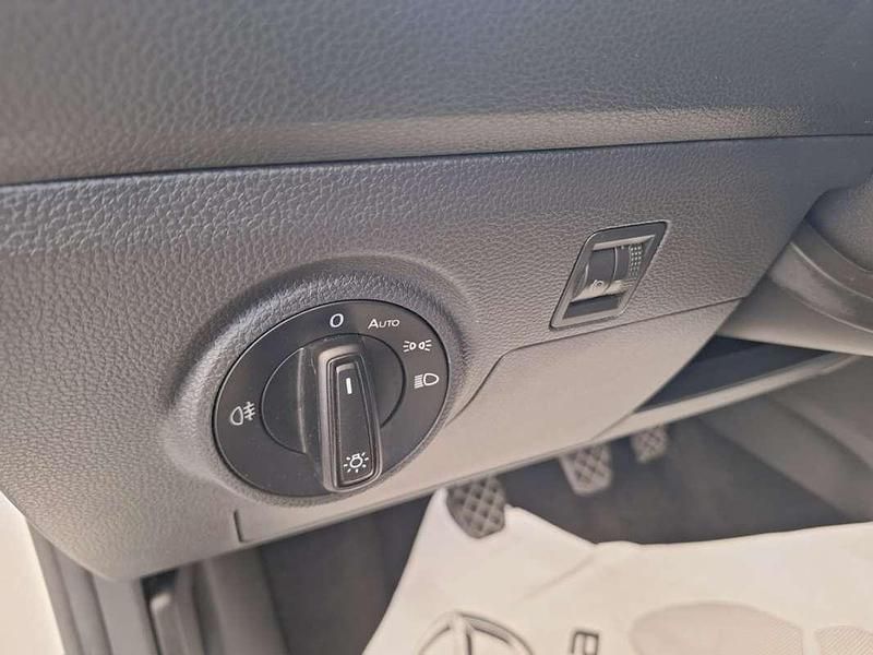 Usado Seat Ibiza Reference 80 HP (58 kW) 2019 Branco Citadino