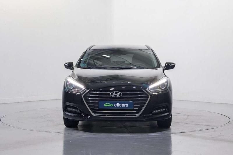 Usado Hyundai i40 141 CV (103 kW) 2016 Negro Familiar