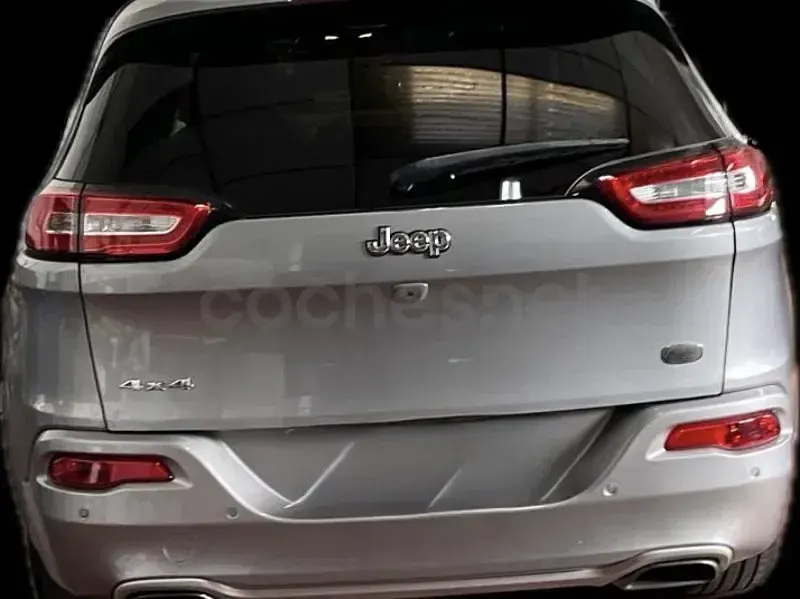 Usado Jeep Cherokee Overland 195 CV (143 kW) 2019 Gris / plata SUV