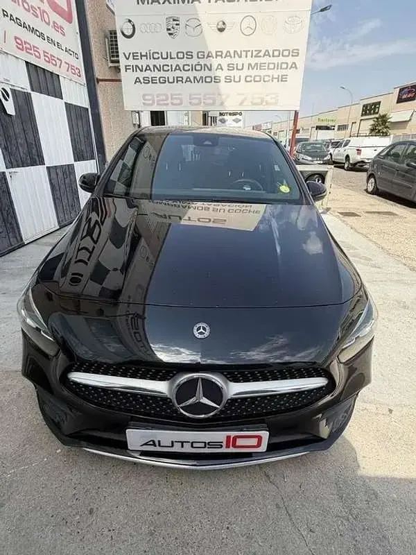 Usado Mercedes C320 136 CV (100 kW) 2020 Negro Monovolumen
