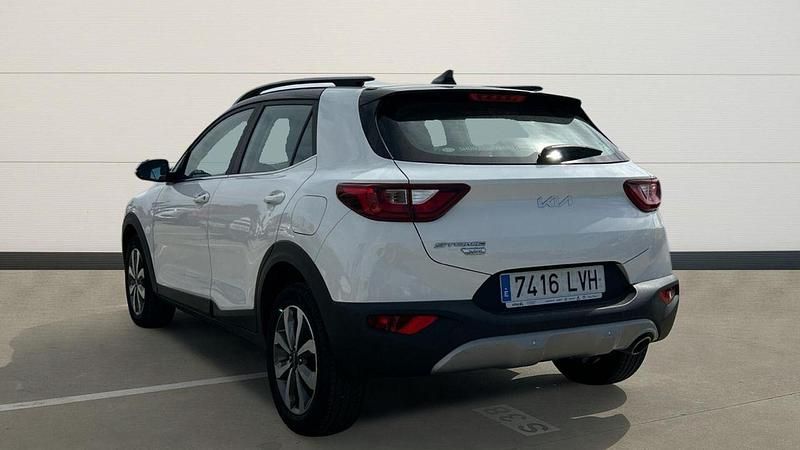 Usado Kia Stonic 120 CV (88 kW) 2021 Blanco SUV