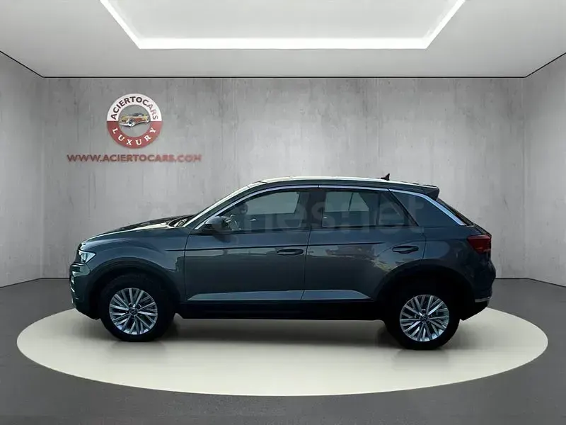 Usado VW T-Roc Advance 150 CV (110 kW) 2021 Gris / plata SUV