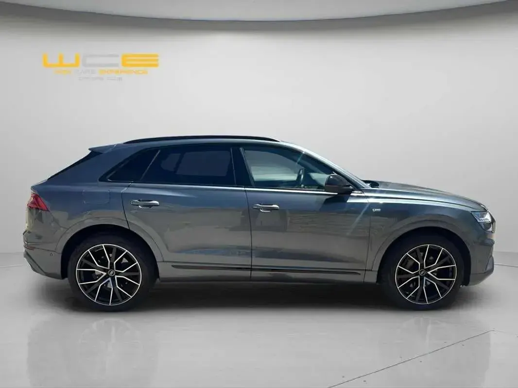 Usado Audi Q8 286 CV (210 kW) 2021 Gris SUV