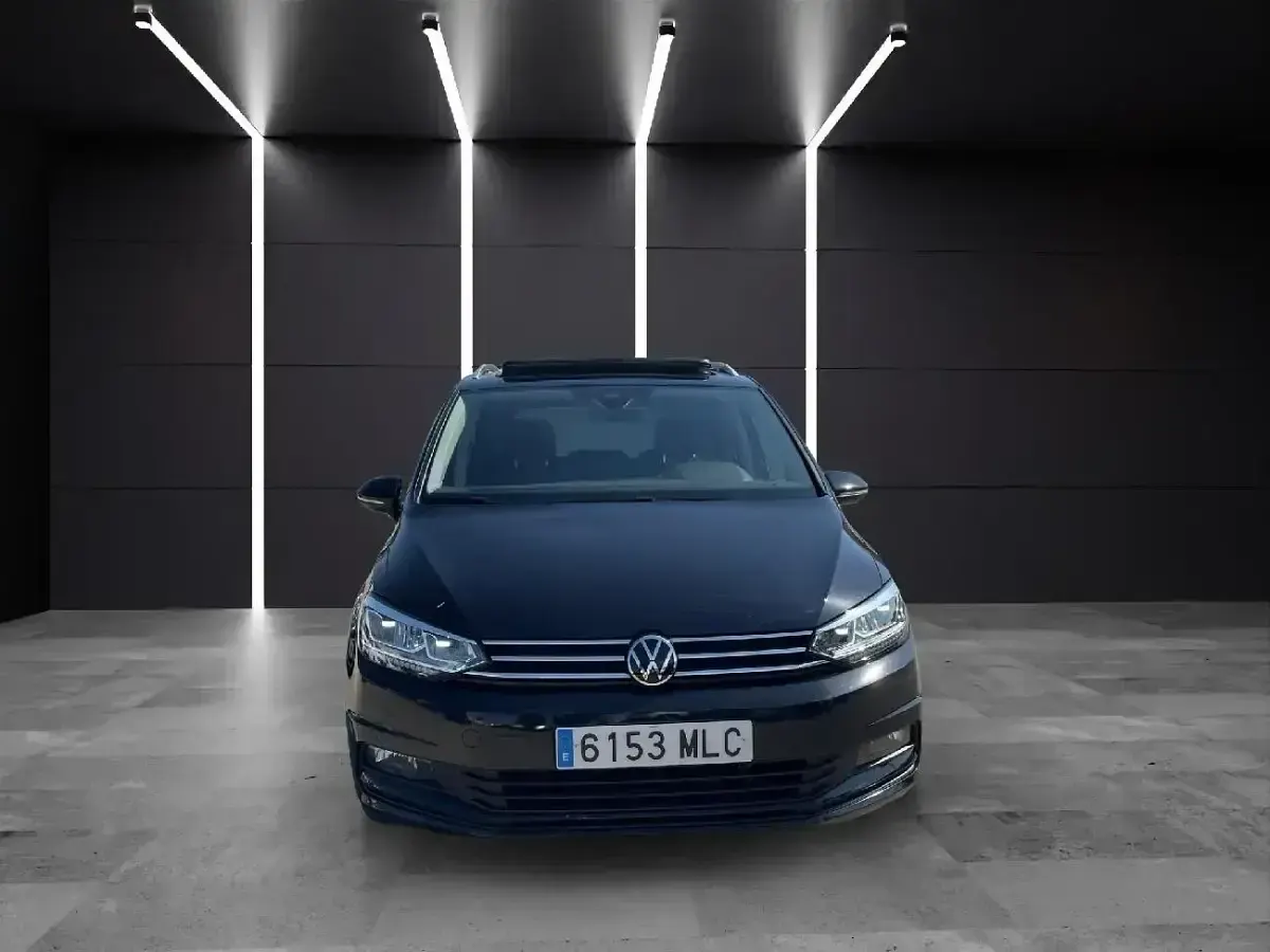 Usado VW Touran Advance 122 CV (89 kW) 2023 Negro Monovolumen