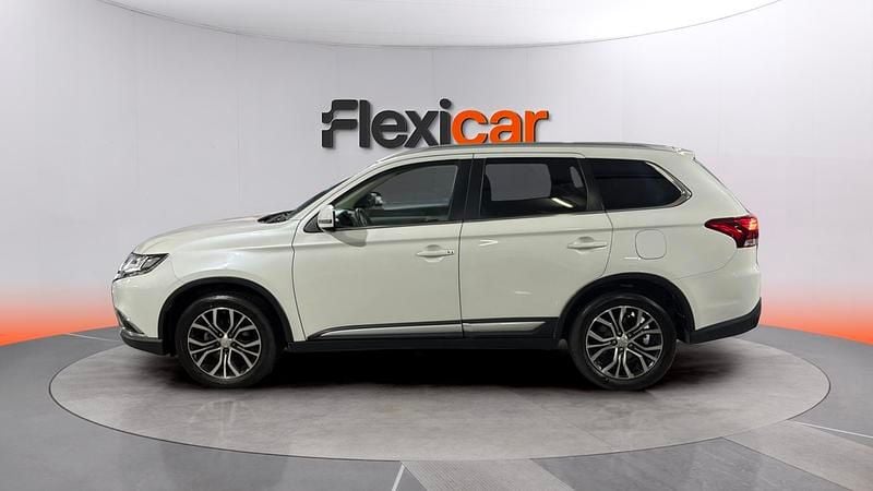 Usado Mitsubishi Outlander P-HEV Motion 224 CV (164 kW) 2021 Blanco SUV