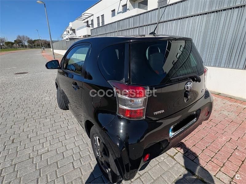Usado Toyota iQ 68 CV (50 kW) 2009 Negro Utilitario