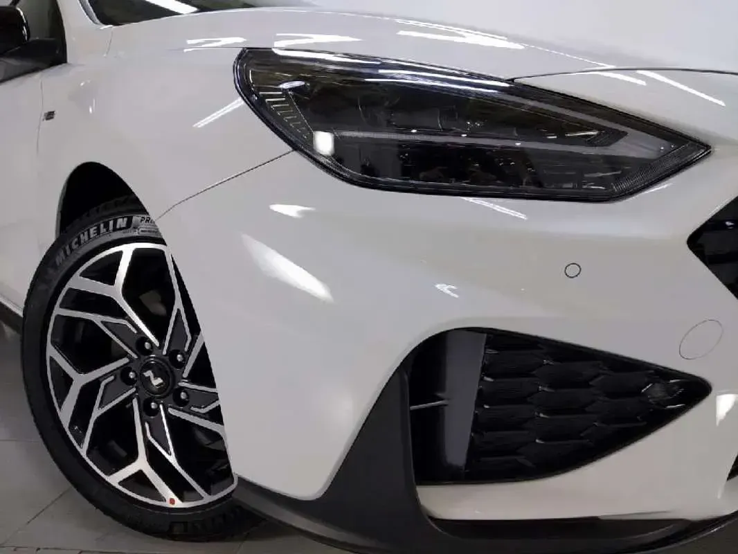 Nuevo Hyundai i30 N Line 101 CV (74 kW) 2025 Blanco Utilitario