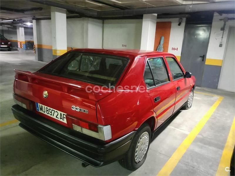 Usado Alfa Romeo 33 Ti 105 CV (77 kW) 1988 Rojo Berlina