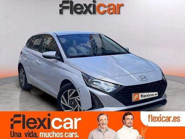 Gris Usado 2024 Hyundai i20 | 14.690 € (Precio justo) - Imagen 1/4