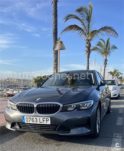 Usado BMW 318 Comfort Edition 150 CV (110 kW) 2020 Gris / plata Berlina