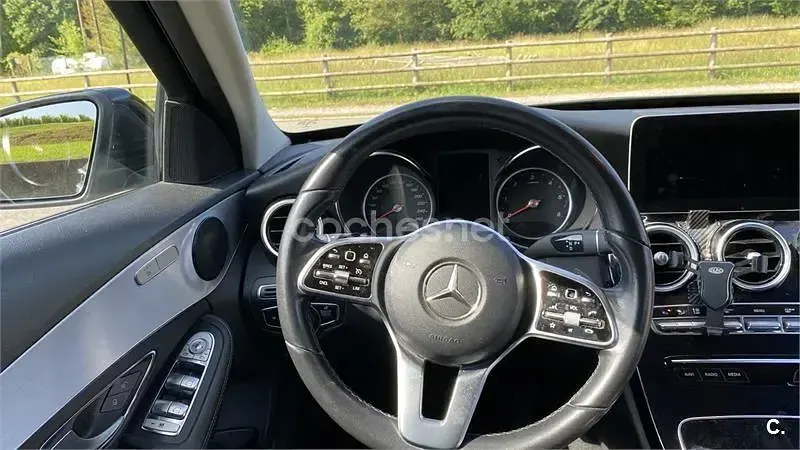 Usado Mercedes C200 150 CV (110 kW) 2019 Gris / plata Familiar