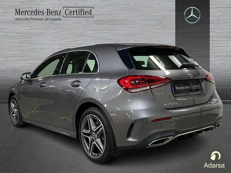 Usado Mercedes A250 218 CV (160 kW) 2021 Gris montaña Berlina