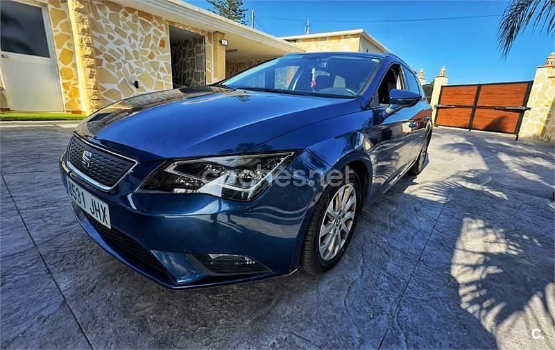 Usado Seat Leon ST Ecomotive 110 CV (80 kW) 2015 Azul Familiar