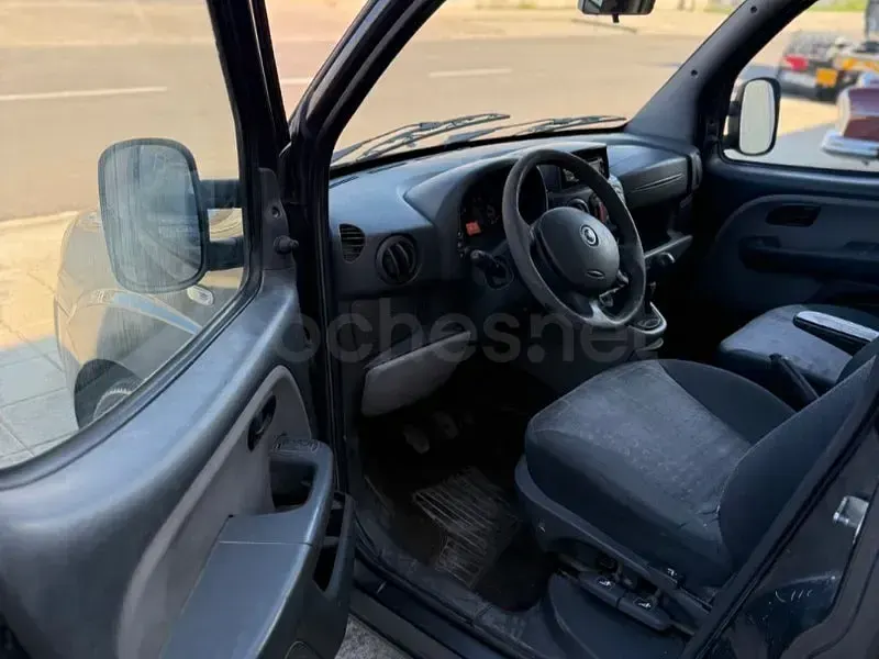 Usado Fiat Doblò 105 CV (77 kW) 2009 Gris / plata Monovolumen