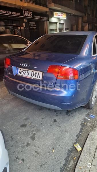 Usado Audi A4 140 CV (102 kW) 2006 Azul Berlina