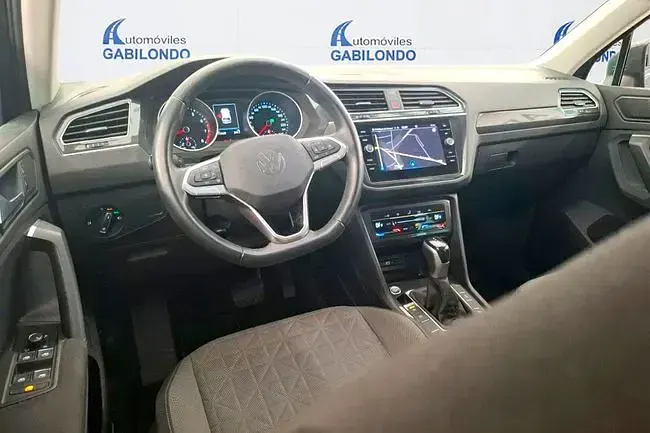 Usado VW Tiguan Allspace Life 150 CV (110 kW) 2022 Gris SUV