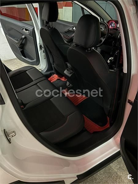 Usado Peugeot 2008 GT-line 130 CV (95 kW) 2016 Blanco SUV