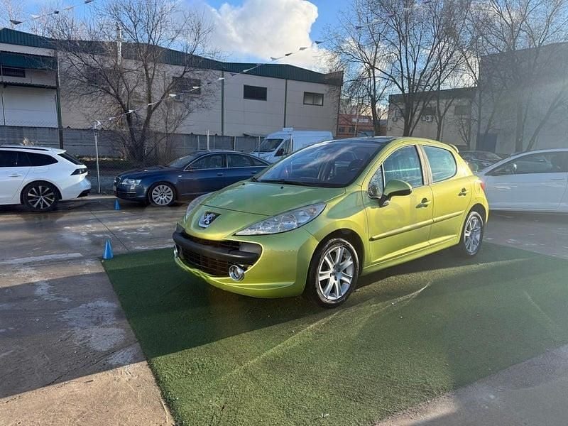Usado Peugeot 207 Sport 95 CV (69 kW) 2008 Verde Berlina