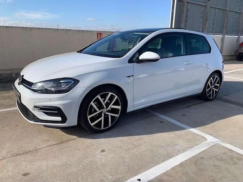Blanco Usado 2018 VW Golf VII R-line Utilitario | 20.900 € (Un poco caro) - Imagen 1/4