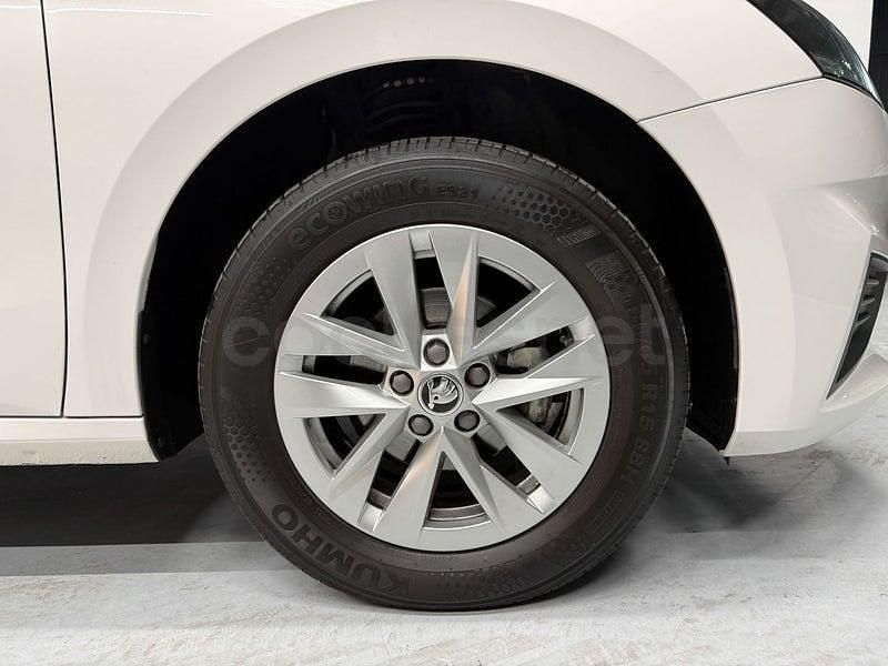 Usado Skoda Fabia Ambition 95 CV (69 kW) 2022 Blanco Utilitario