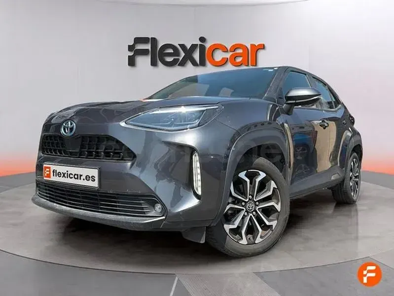 Usado Toyota Yaris Cross Active 116 CV (85 kW) 2022 Gris / plata SUV